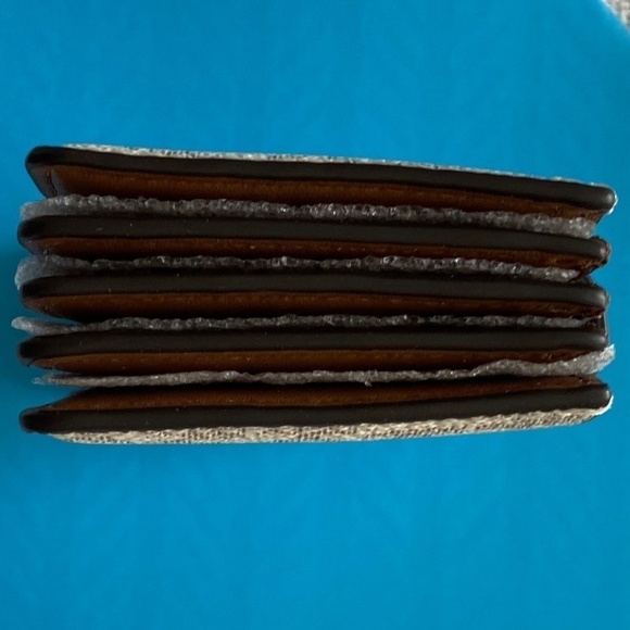 Michael Kors Logo Accordion Card Case NWT - Picture 7 of 7